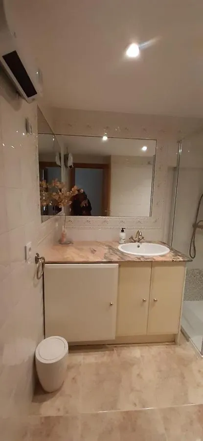 Acogedor Apartamento En Roses - 50M Playa - Wifi - Aire Acondicionado